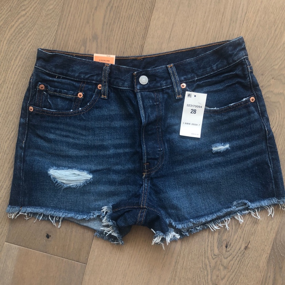 NWT Levi’s 501 denim shorts